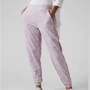 Athleta Light Lilac Purple Lavender Brooklyn Lined Camo Joggers Pants Size 8